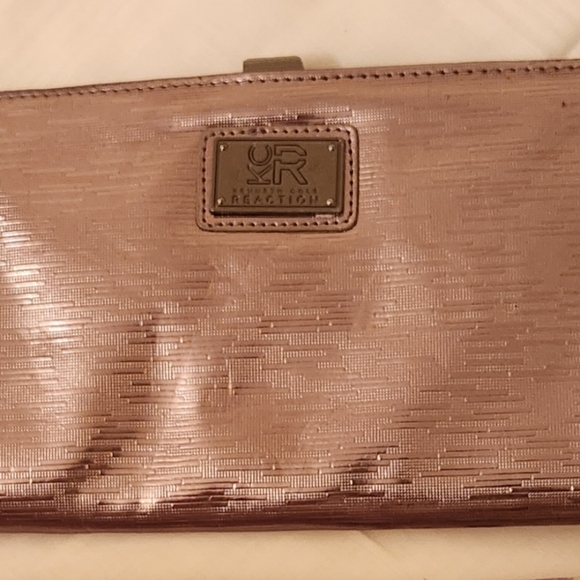 Kenneth Cole 'REACTION' Clutch Purse - Picture 1 of 13